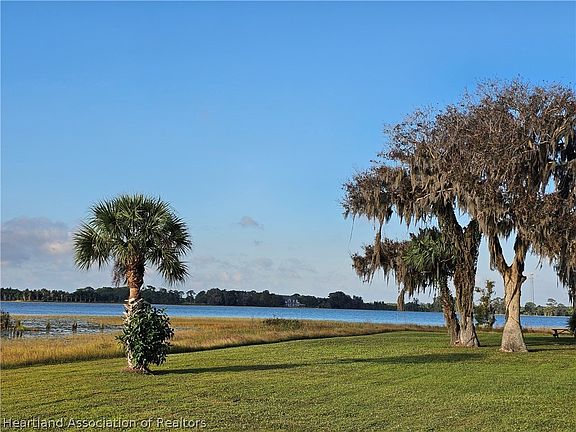 5th image of 289 Blue Horizon Dr