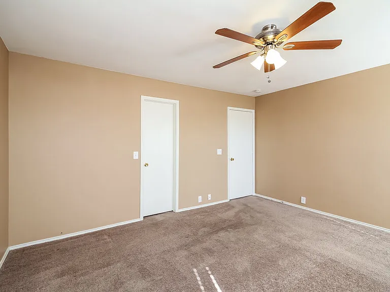 2204 Tailburton Ct — Photo 13