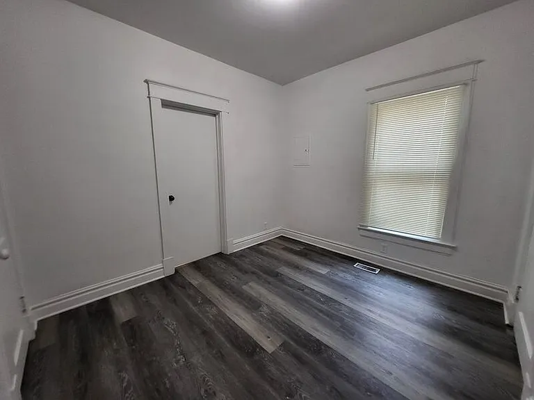 523 W Maple Ave #1A — Photo 17