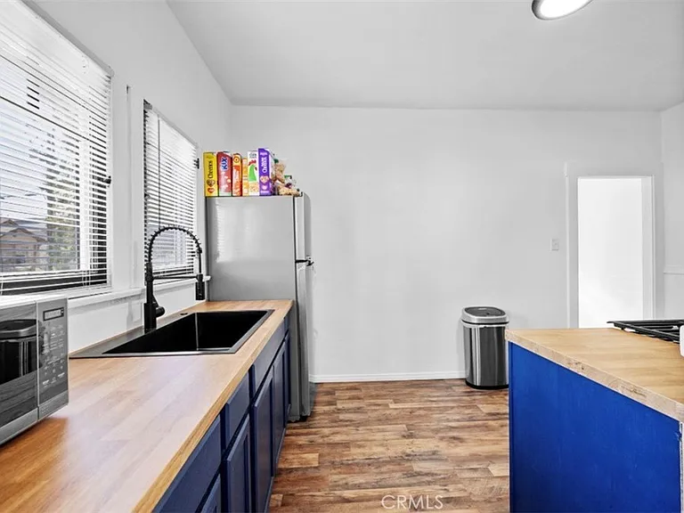 529 E Latham Ave — Photo 11