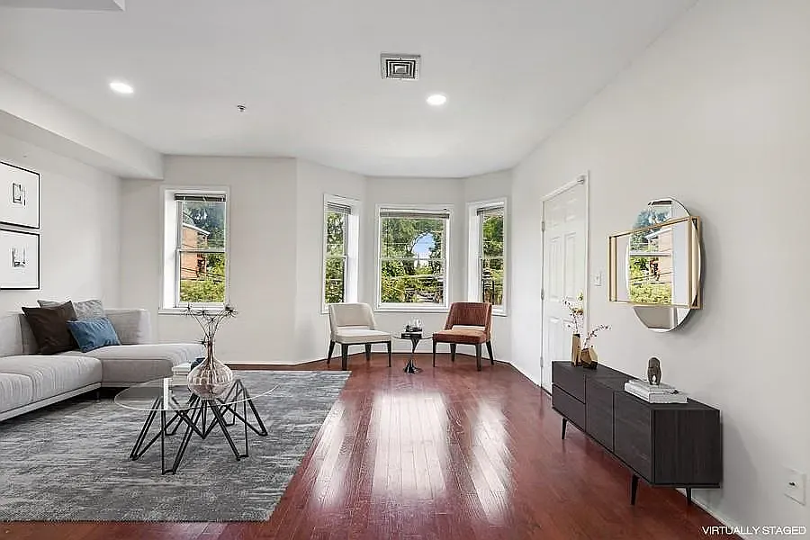 3 bed, $2,600 — Photo 2