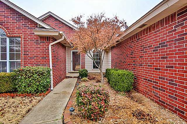 1st image of 1000 Bradford Pl