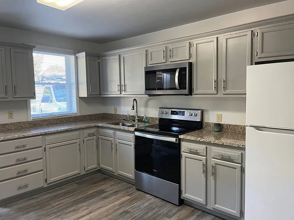 208 Park St #1
