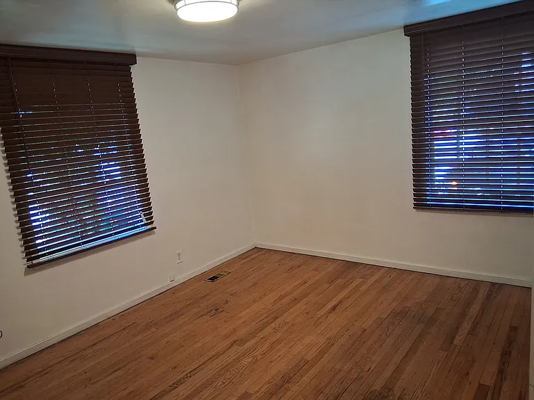 2425 SW Barton St — Photo 9