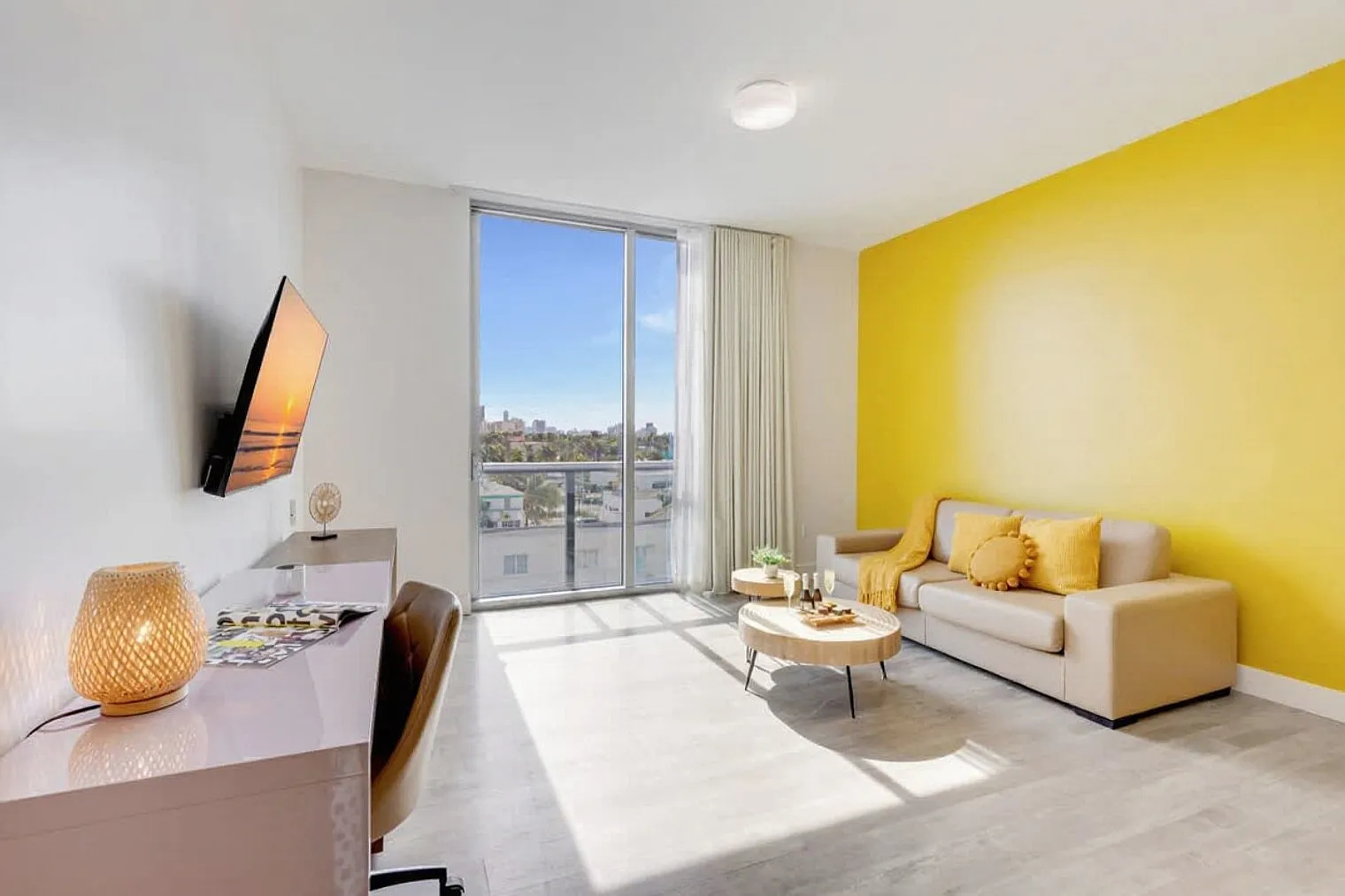2 bed, 1.0 bath, 839 sqft, $3,351 — Photo 1