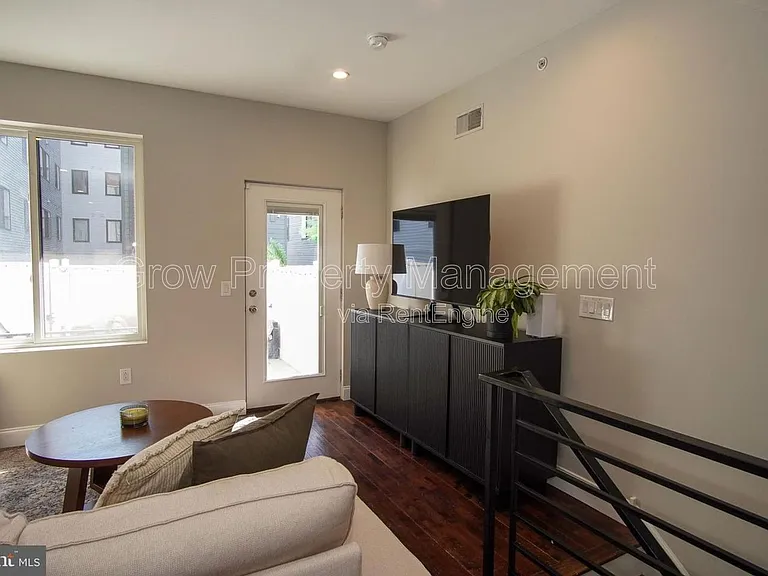 1616 Cambridge St #A — Photo 6