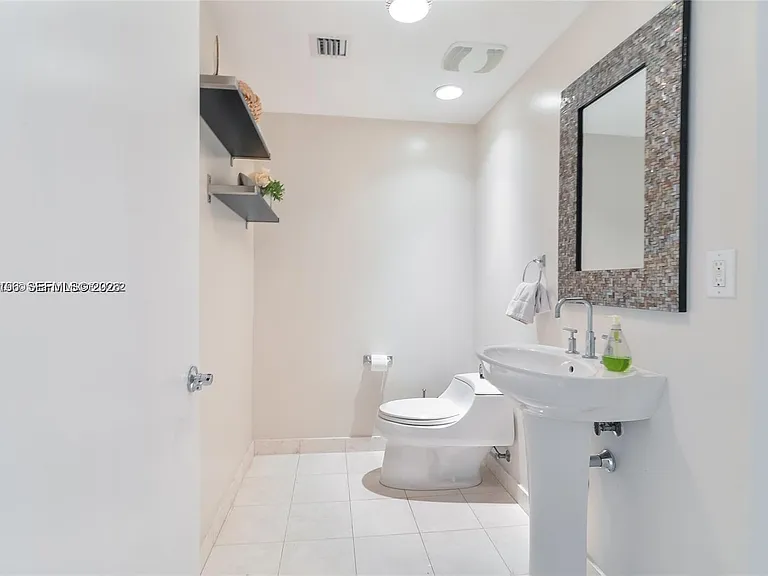 3535 S Ocean Dr #1006 — Photo 19