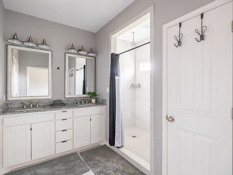 3126 Oakley St — Photo 14