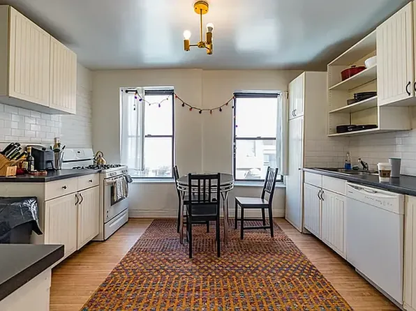 202 E 22nd St APT 2F, New York, NY 10010