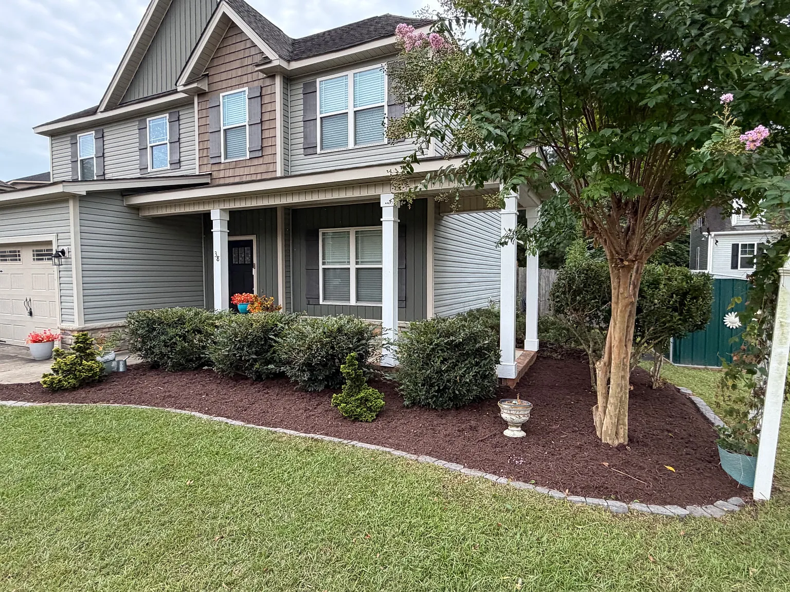 5 bed, 1883 sqft, $2,295 — Photo 2