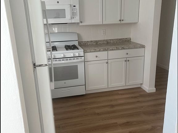 3rd image of 307 Sigsbee Ave #C