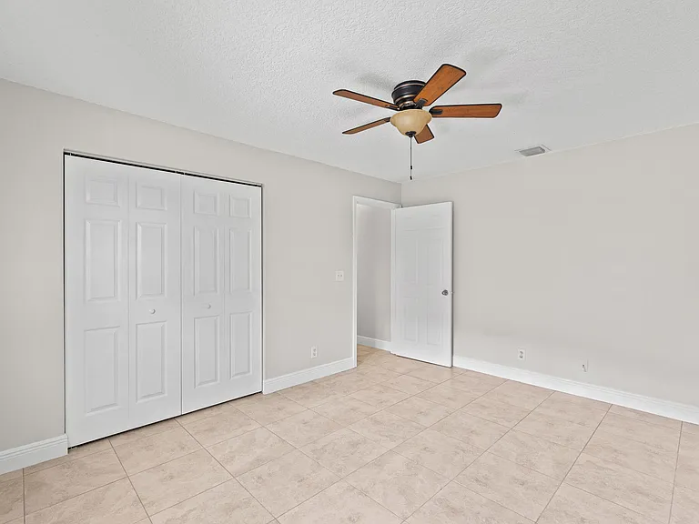 16628 Valencia Blvd — Photo 24
