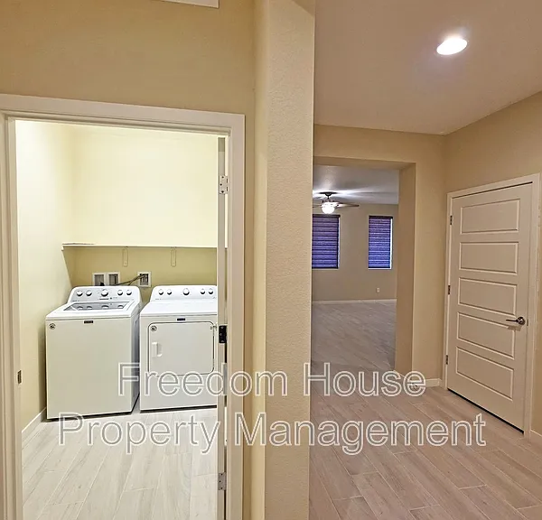 4882 E Beacon Ridge Dr — Photo 16