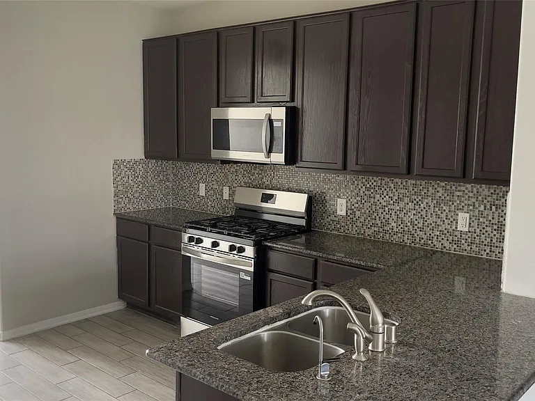 8814 Alpine Wood Way — Photo 4