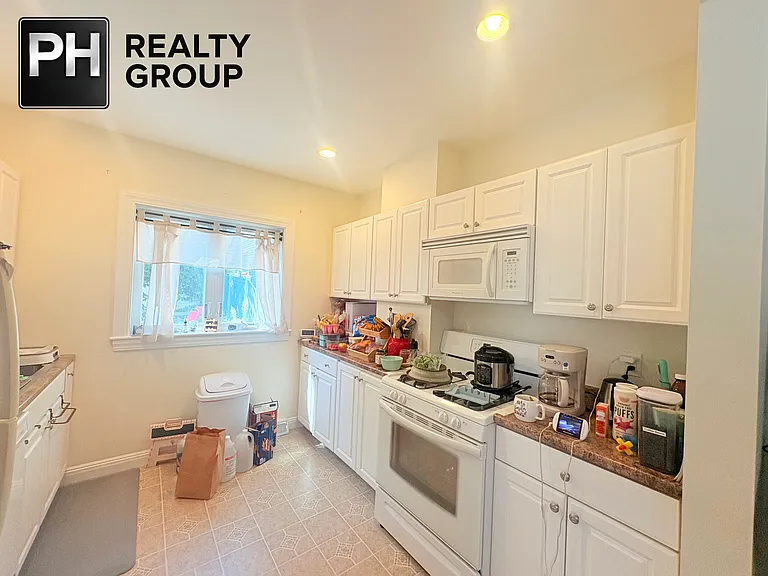 33 Williams St #1 — Photo 2