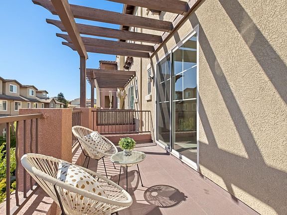 3rd image of 1241 Avenida Las Brisas
