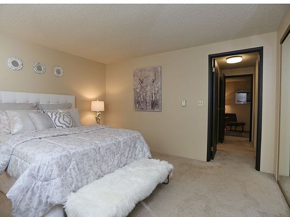 4th image of 3025 NE 137th St APT 312
