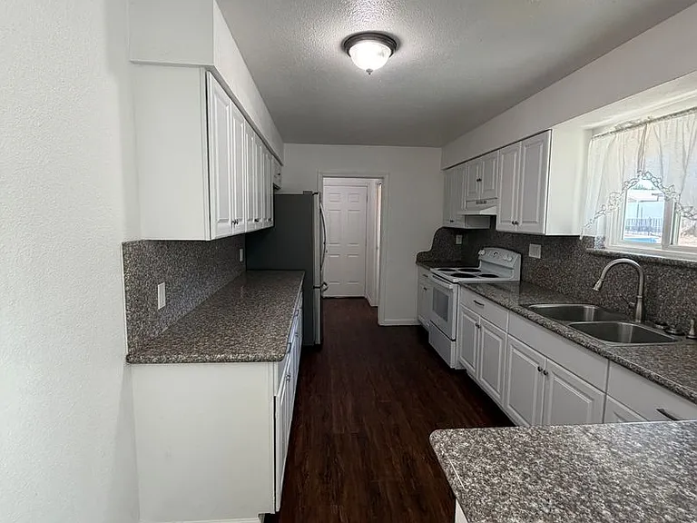 7676 Hemlock Ave — Photo 22