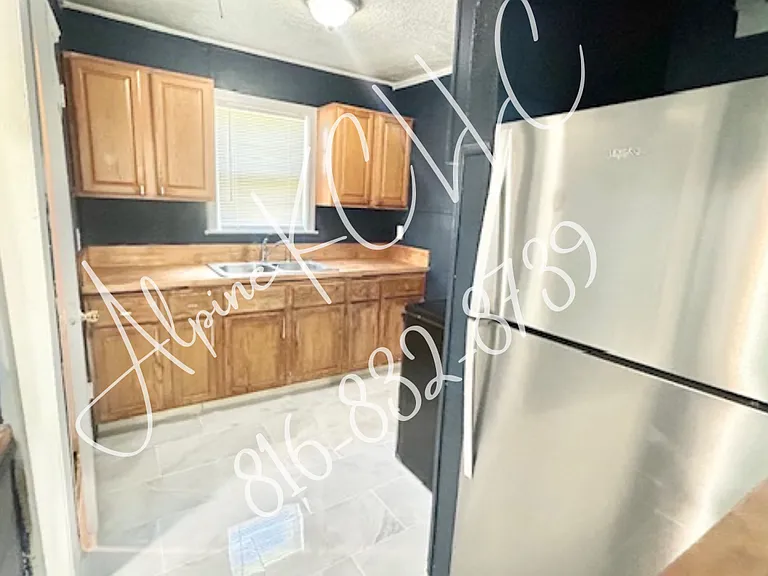 8013 Wabash Ave — Photo 6