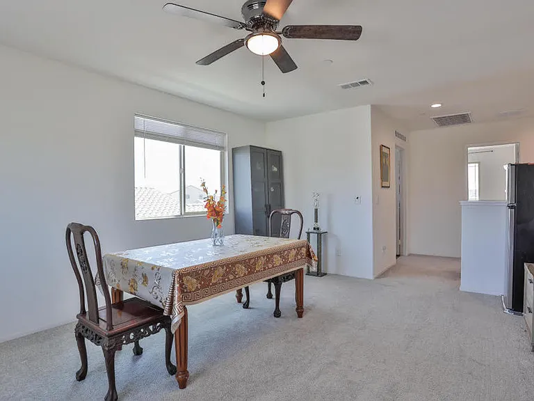 84422 Calle Larriva — Photo 10