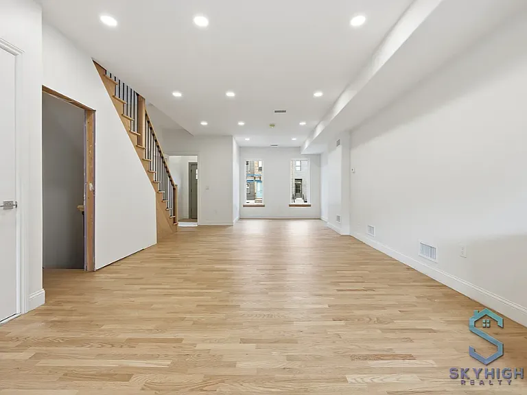 594 Van Buren St #TOWN — Photo 9