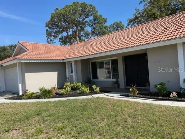 2416 Cass St, Sarasota, FL 34231