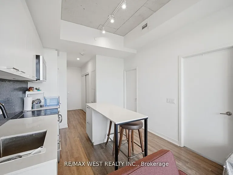 1808 Saint Clair Ave W #801 — Photo 8