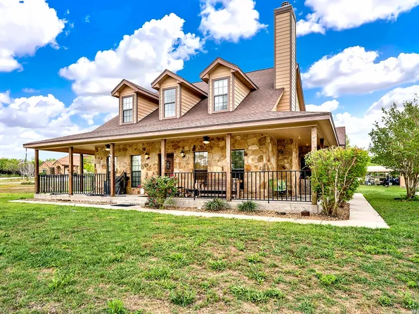 3283 Hartfield, La Vernia, TX 78121