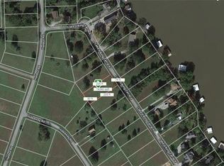 1697 Lake Viking Ter, Gallatin, MO 64640