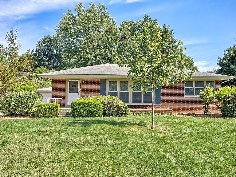 2110 Boudreau Dr — Photo 3