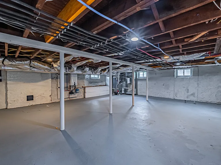 26 Glenwood Ave — Photo 22