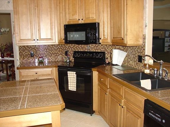 CHEF'S KITCHEN