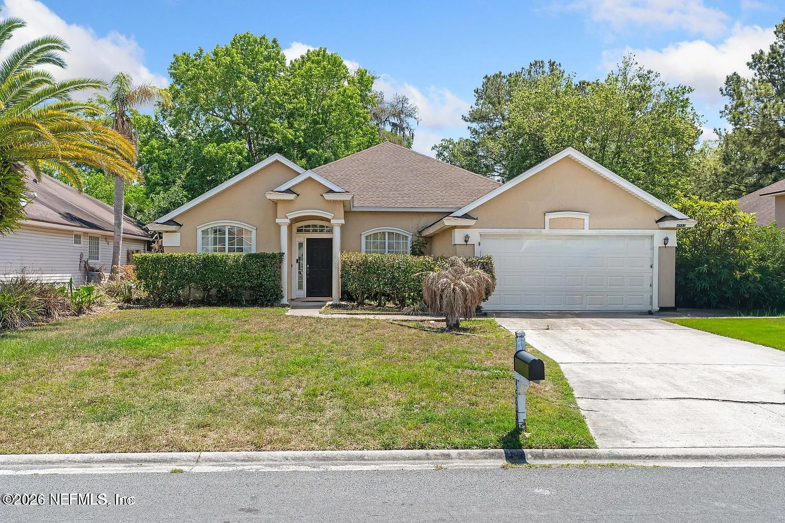 4 bed, 2.0 bath, 2092 sqft, $2,300 — Photo 1