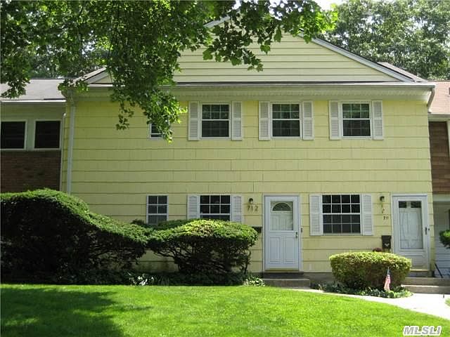 1st image of 712 Towne House Vlg
