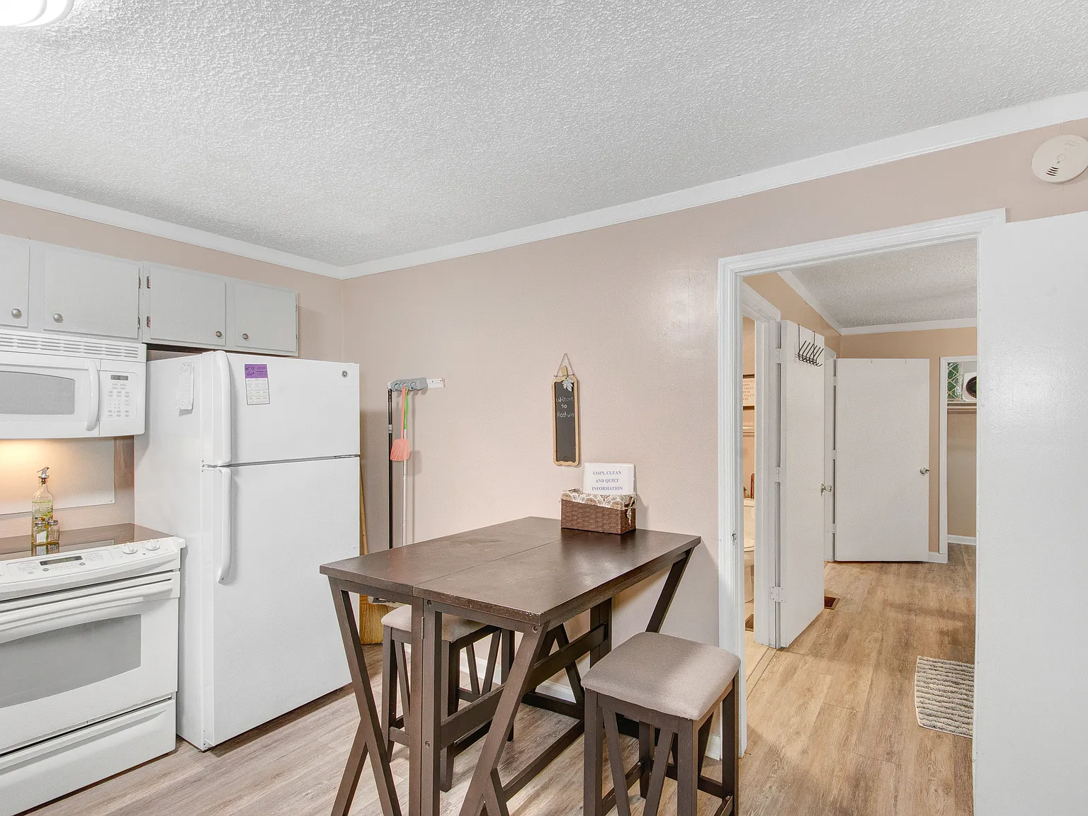 1 bed, 900 sqft, $1,750 — Photo 4