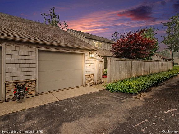 4th image of 1011 Beach Rd #10