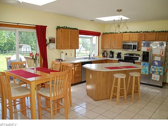 3rd image of 16394 Falmouth Dr