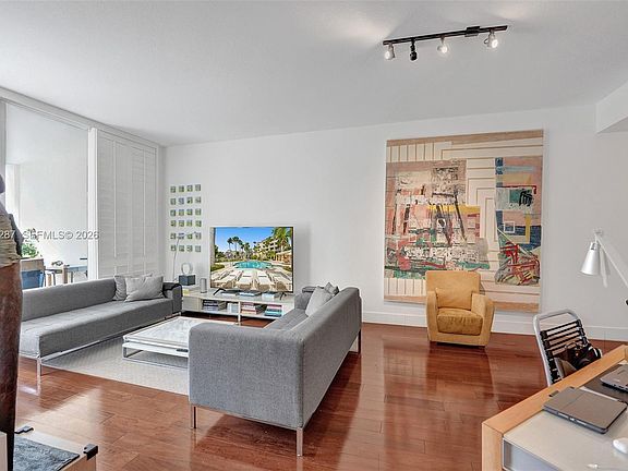 4th image of 715 Crandon Blvd APT 406