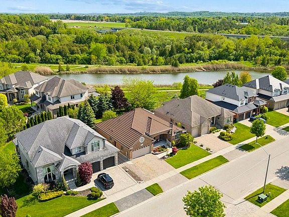 2nd image of 366 Townsend Dr