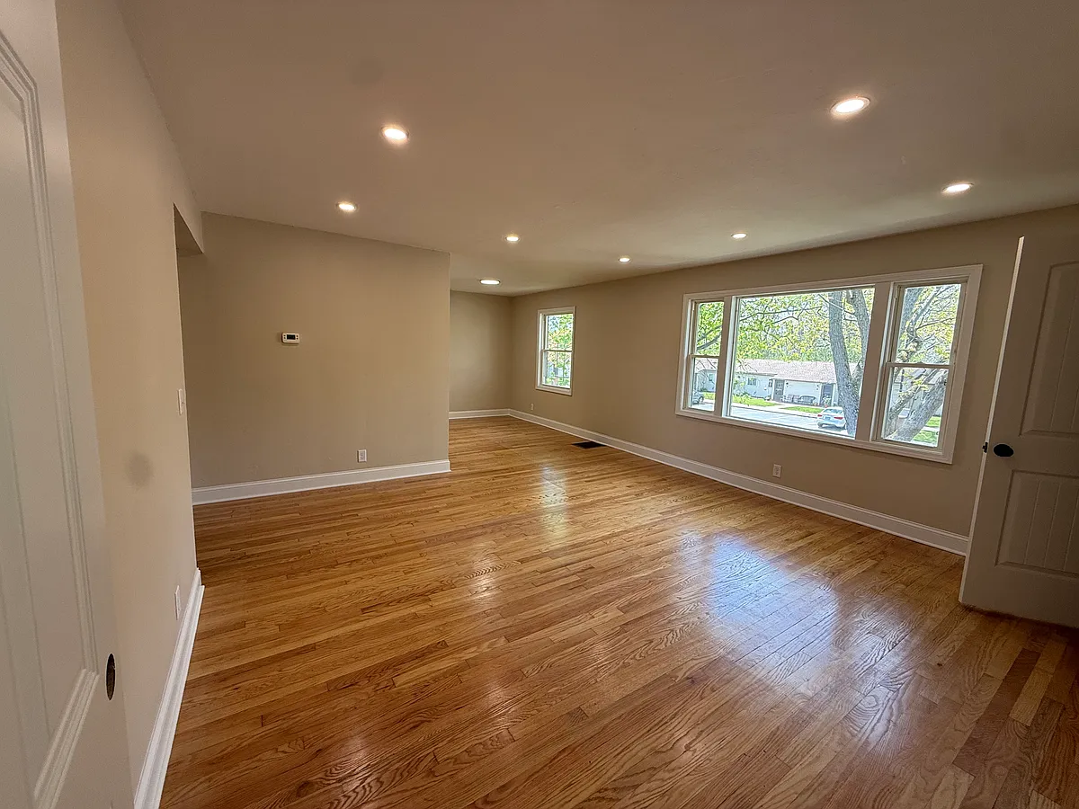 Building Photo - 52 Losson Rd #1