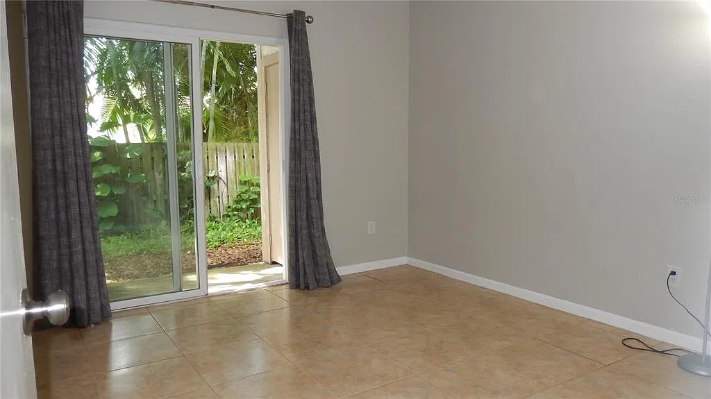 2 bed, 1.0 bath, 852 sqft, $1,695 — Photo 4