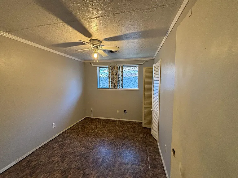11018 Sharpview Dr — Photo 6
