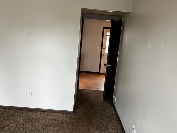 3rd image of 4797 Caprice Dr