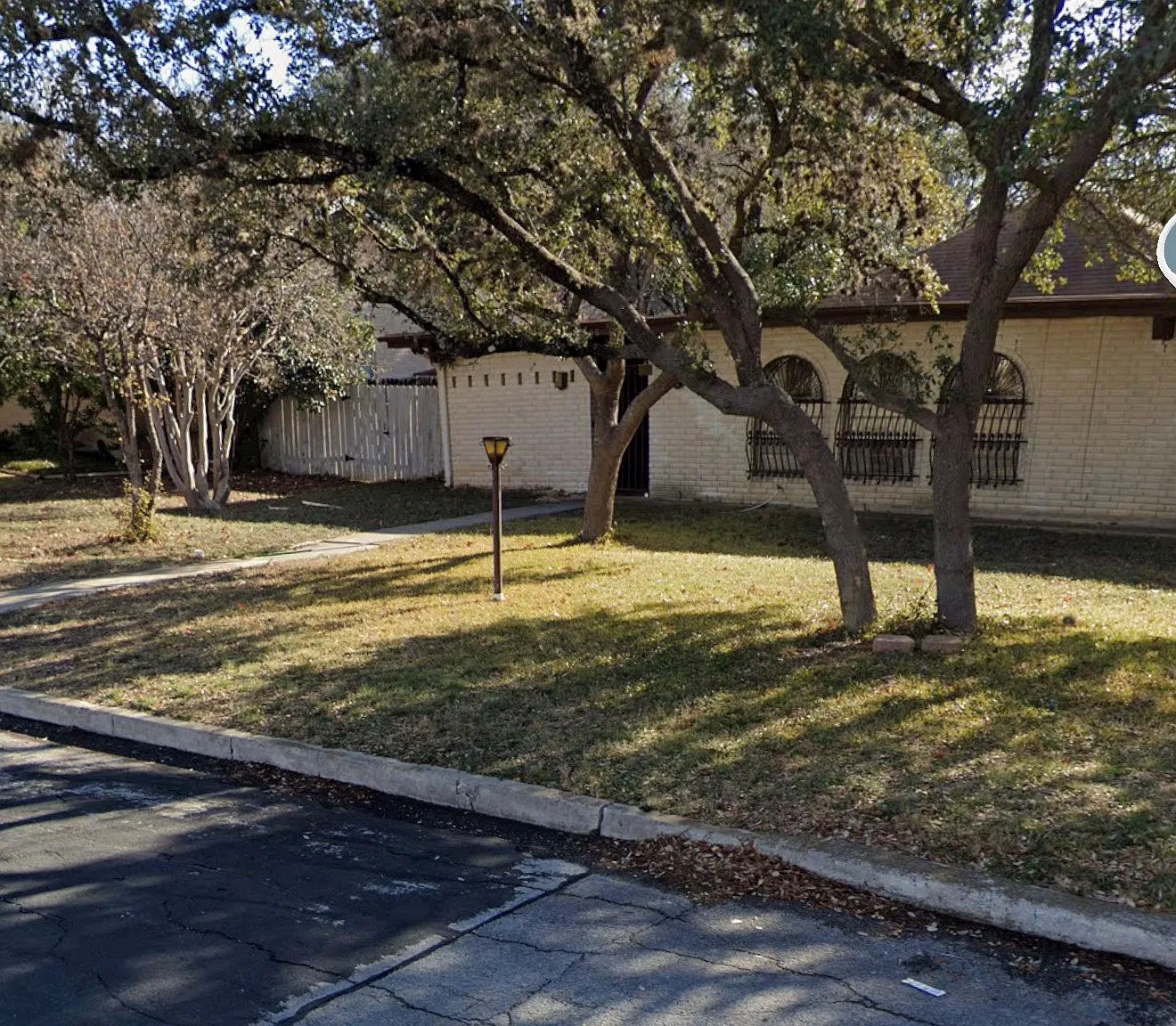 4 bed, 2.5 bath, 1976 sqft, $1,825 — Photo 1