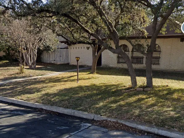 100 Cotillion Dr, Castle Hills, TX 78213