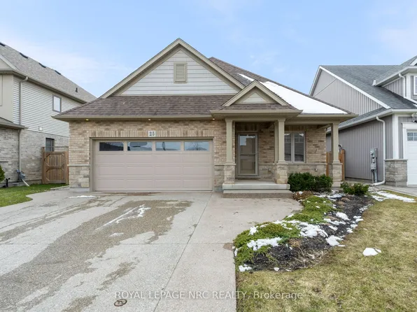25 McFarland St, Thorold, ON L2V 0E2