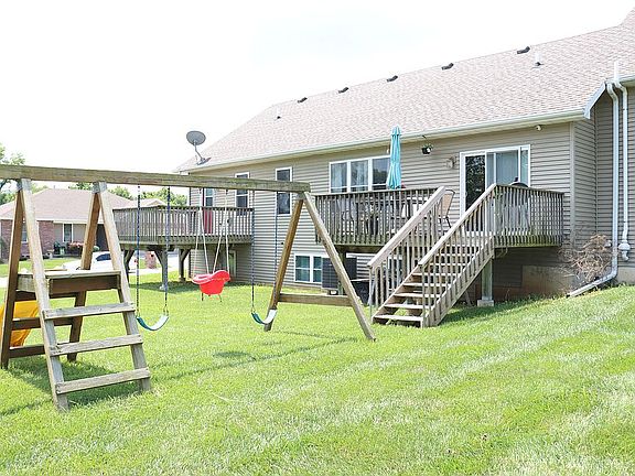 5th image of 807 Meadow Lark Dr