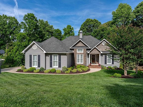 2nd image of 204 Torrey Ct