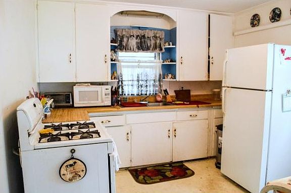 5th image of 3012 Hall St