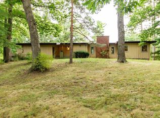 432 W Singing Woods Rd, Edelstein, IL 61526